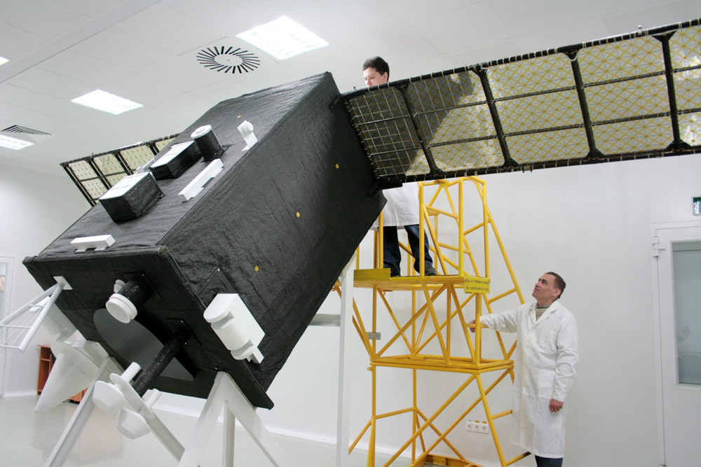 Исследования Российских учёных позволят использовать солнечные батареи в спутниках