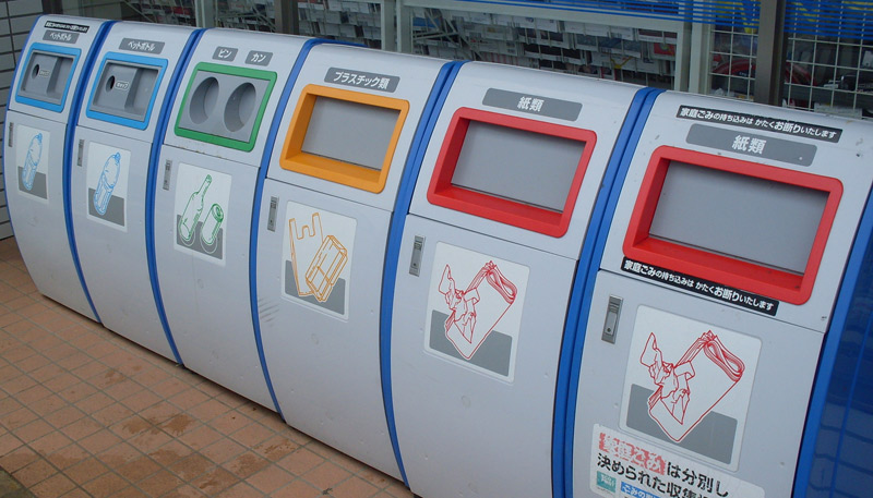 В Китае устанавливают автоматы по приему сортированного мусора