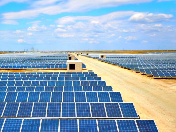 В Дубае открыли первую АЗС на солнечных батареях