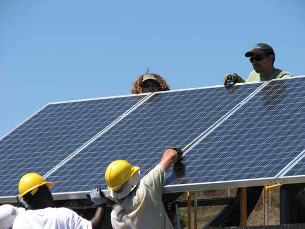 Власти Кении обязывают устанавливать на домах солнечные панели