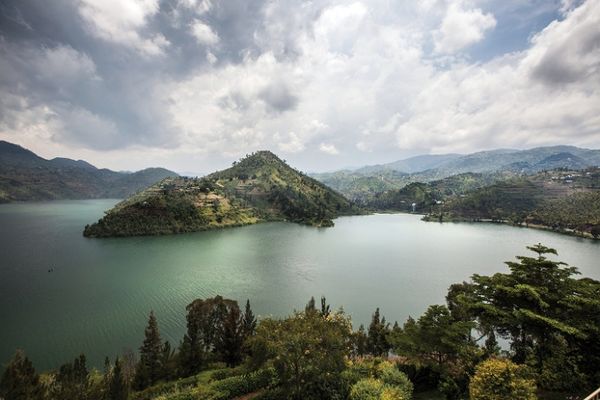Смертельно опасное метановое озеро в Руанде сможет стать источником энергии