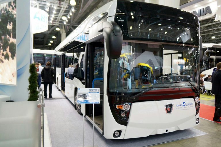 «КАМАЗ» презентовал первую в РФ станцию ультрабыстрой зарядки для электробусов