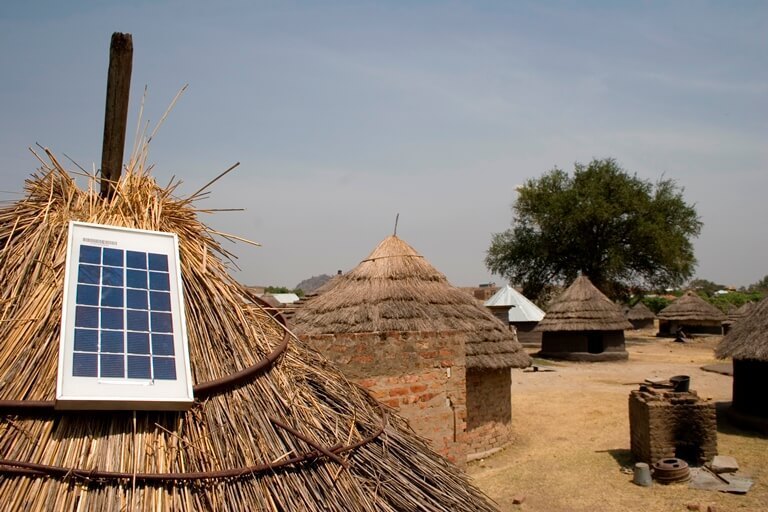 Одна из беднейших стран мира запускает самую большую солнечную станцию в Западной Африке