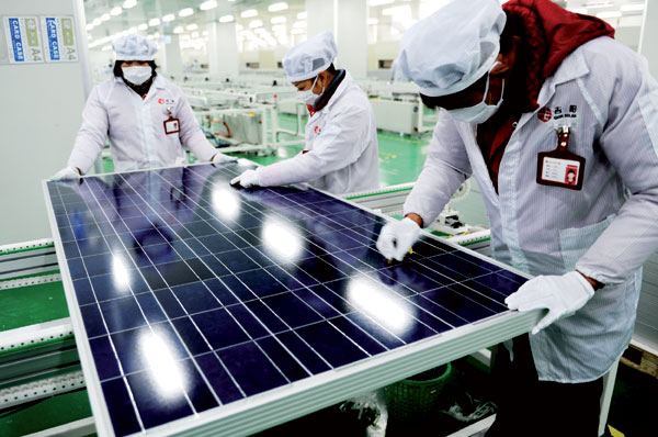 Первые полностью черные солнечные панели запущены в производство