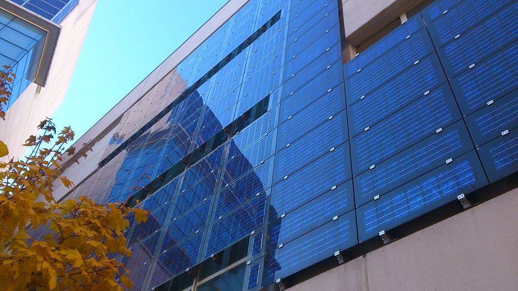 Стены домов превратятся в СЭС с новой технологией печати фотоэлектрических пленок