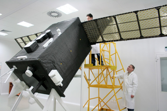 Исследования Российских учёных позволят использовать солнечные батареи в спутниках