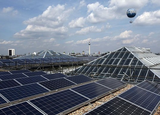 Власти Москвы задумались о размещении солнечных батарей на жилых домах