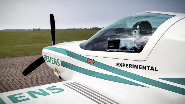 Электросамолет Siemens совершил первый полет