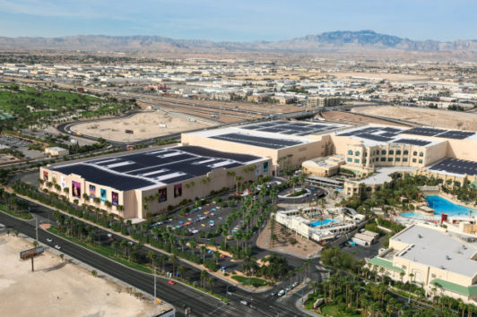 В Лас-Вегасе завершена установка самого большого массива солнечных панелей на крыше