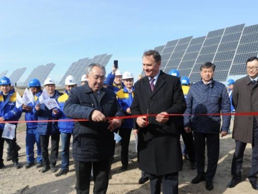 В Казахстане запустили первую аккумулирующую систему на солнечной станции