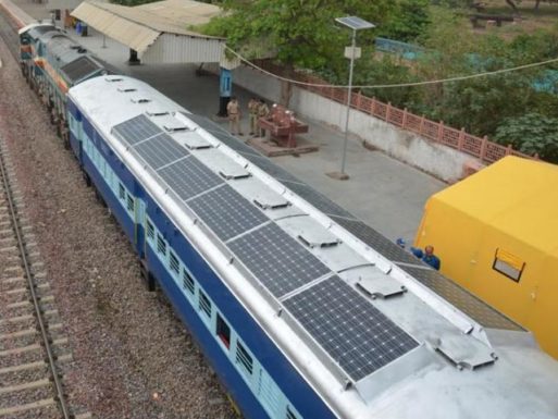 В Индии железная дорога будет питаться от солнца