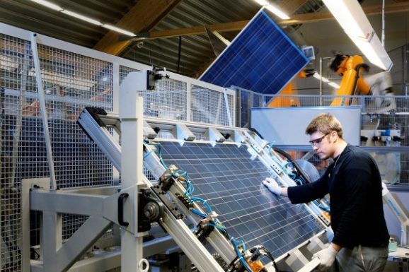 Немецкие ученые внедряют солнечные панели в грузовики