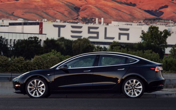 Начато серийное производство Tesla Model 3