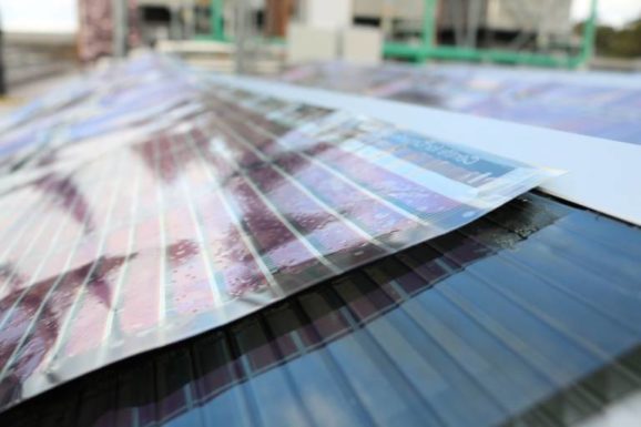 В Австралии научились печатать солнечные батареи в виде лент