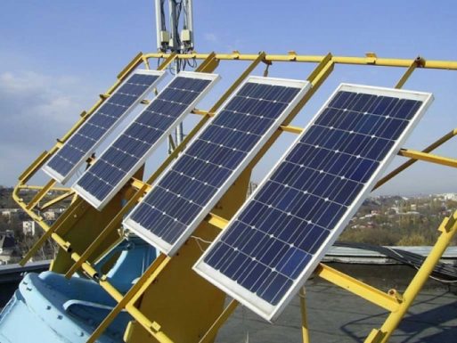 Житель Киева благодаря солнечным батареям экономит на электроэнергии