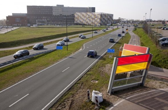 В Нидерландах устанавливают звуковые барьеры из солнечных панелей