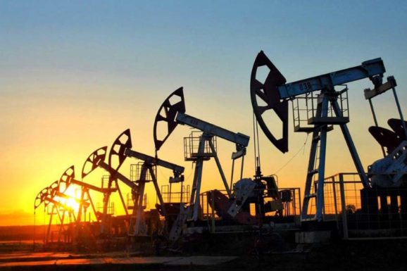 Франция запретит добычу нефти и газа с 2040 года