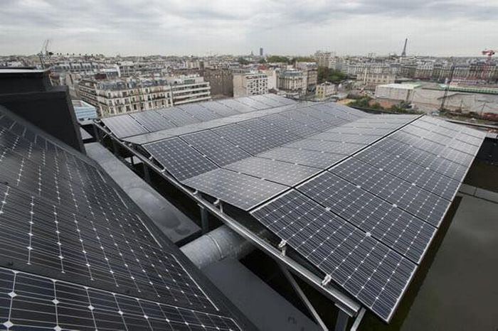 Как солнечные установки позволят охлаждать крыши зданий в будущем: коротко о главном.
