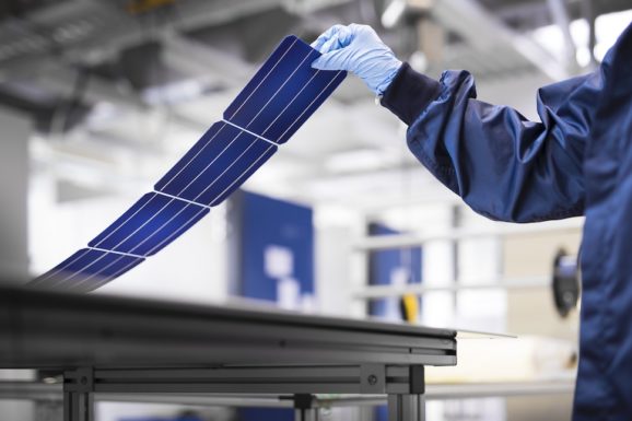 Новый рекорд двухсторонних солнечных модулей JinkoSolar составил 22,49% эффективности (Видео)