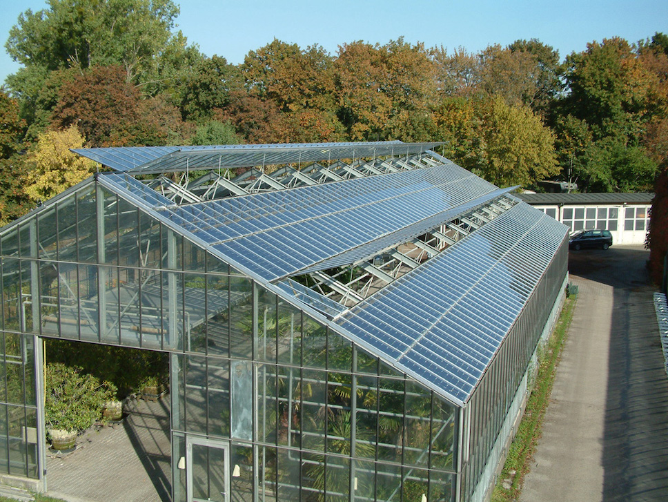 Автономная теплица с солнечными батареями обеспечит урожаем в любое время года